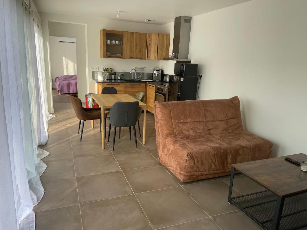 Maison La capucine sur Quai de Seine, wifi, machine à laver, parking privé gratuit photo 1