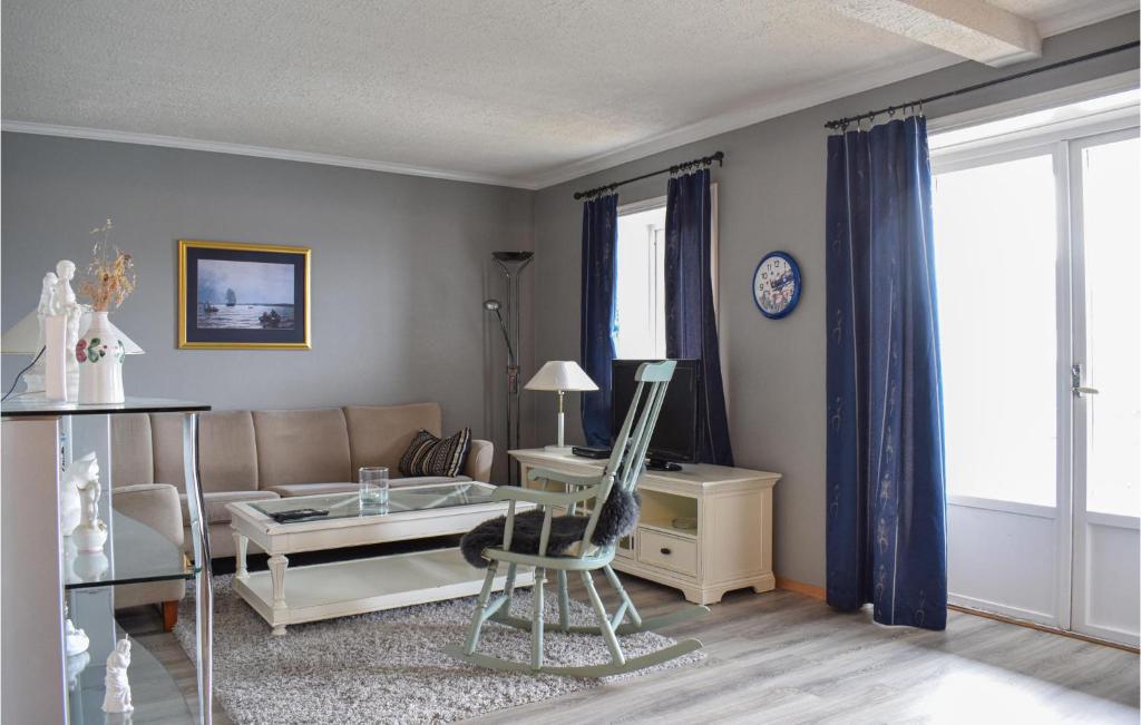 Nice Apartment In S-4275 Svelandsvik With 2 Bedrooms And Wifi photo 2