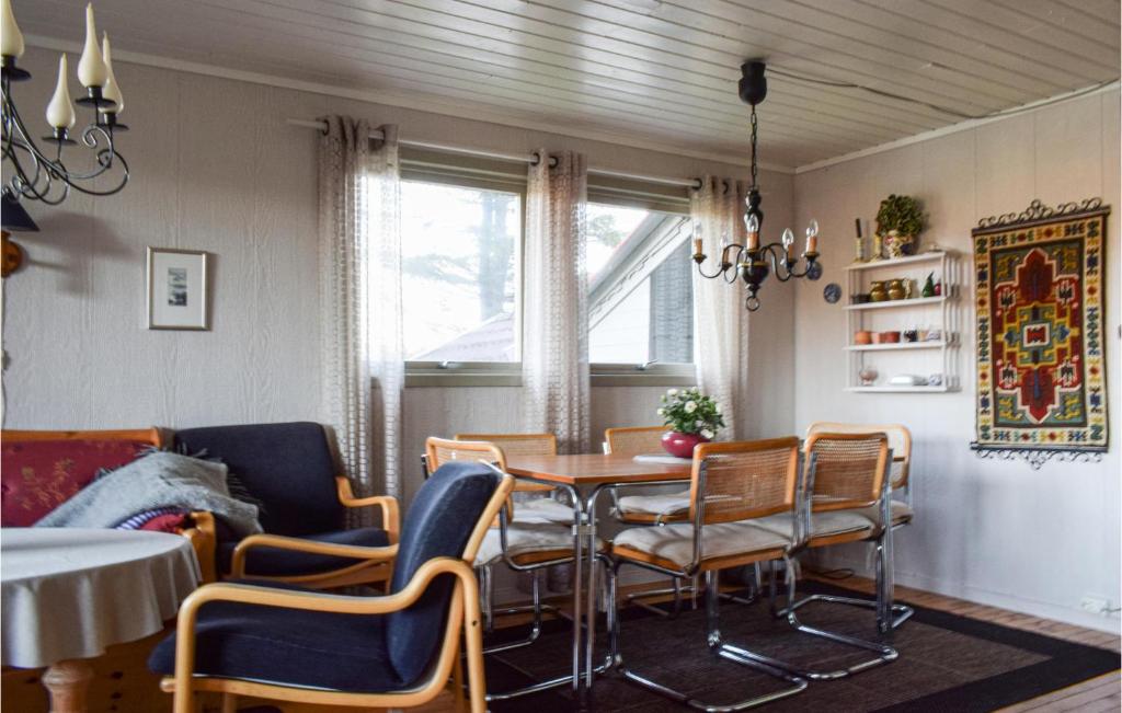 Awesome Home In Helvik With 3 Bedrooms photo 2