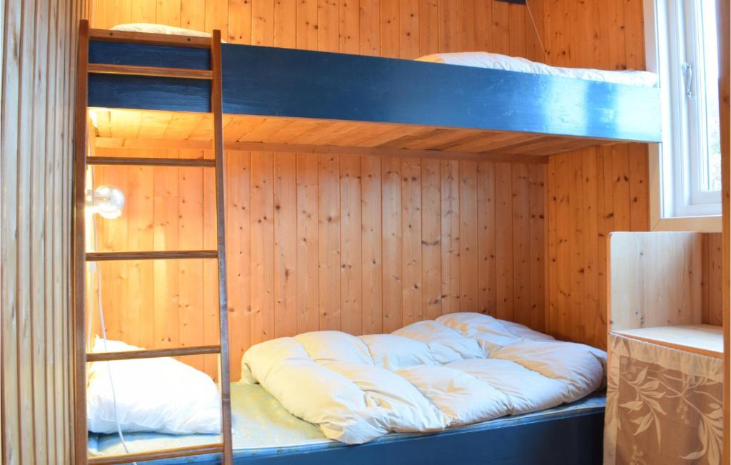 Nice Home In Eikelandsosen With 3 Bedrooms, Sauna And Wifi photo 1
