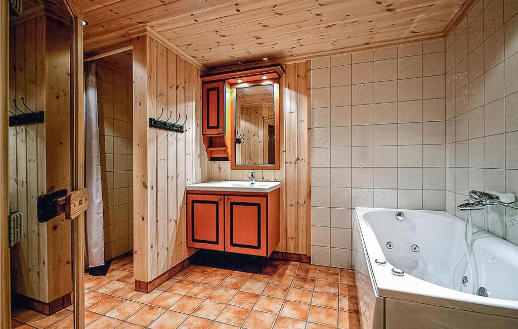 Beautiful Home In Hemsedal With 6 Bedrooms, Sauna And Wifi photo 1