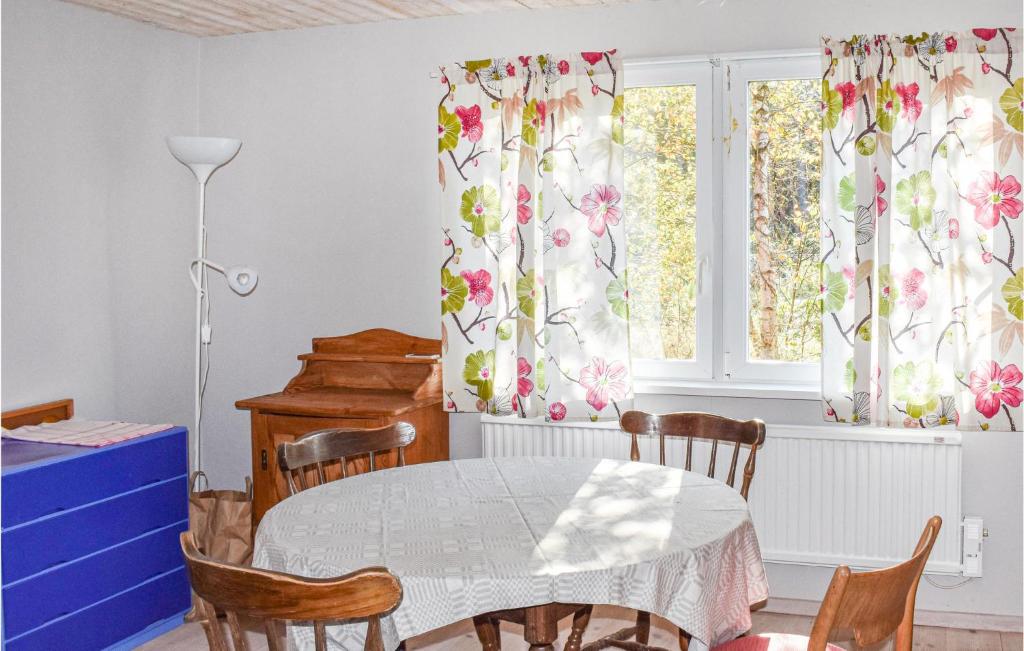 Amazing Home In Borrby With 3 Bedrooms photo 2