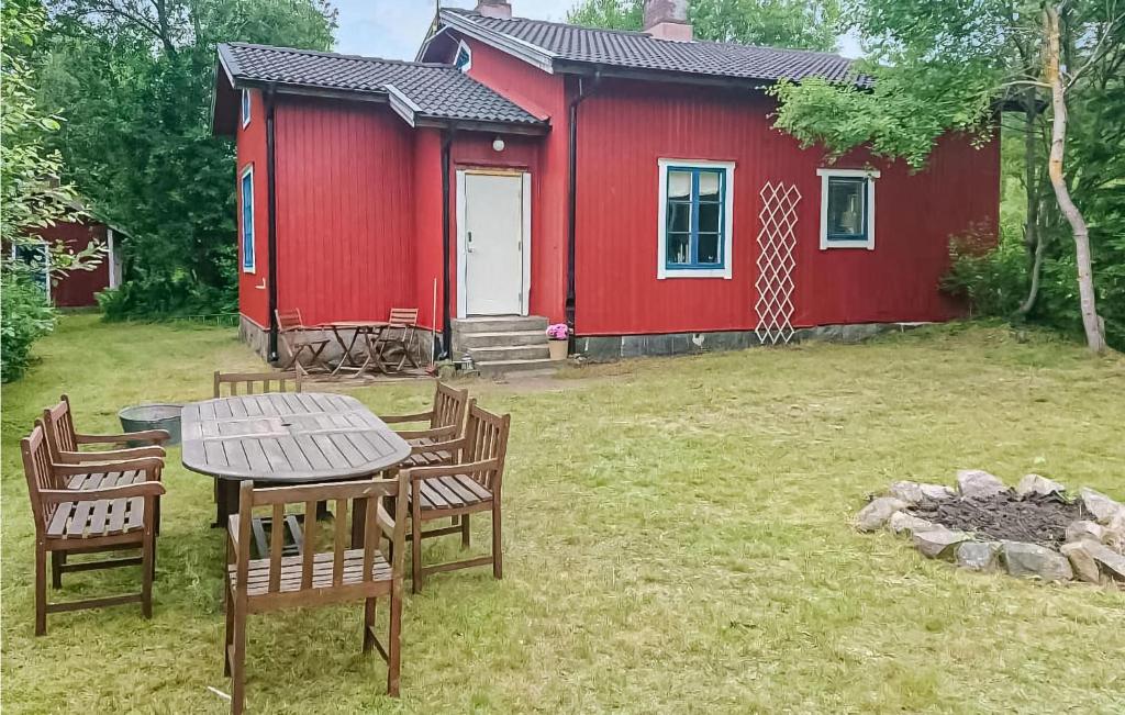 Beautiful Home In Bjrnum With 3 Bedrooms And Wifi