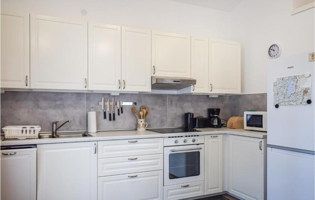 Two-Bedroom Holiday Home in Lidhult photo 1