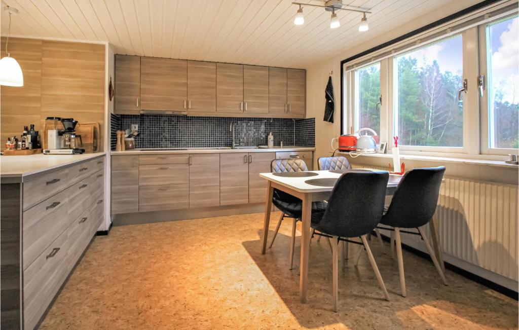 Nice Home In Sknes Fagerhult With Wifi And 5 Bedrooms photo 4