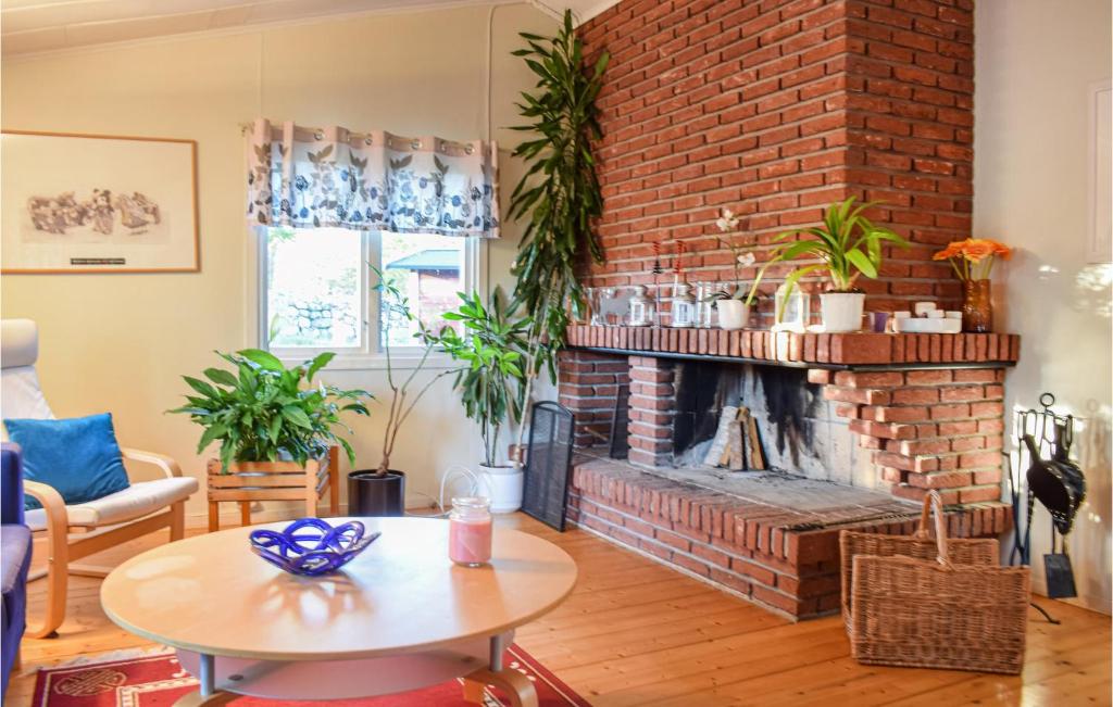Amazing Home In Torhamn With 3 Bedrooms And Wifi photo 1