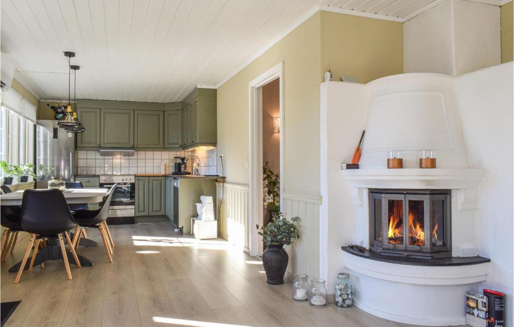 Amazing Home In Lindesnes With 5 Bedrooms, Indoor Swimming Pool And Wifi photo 1