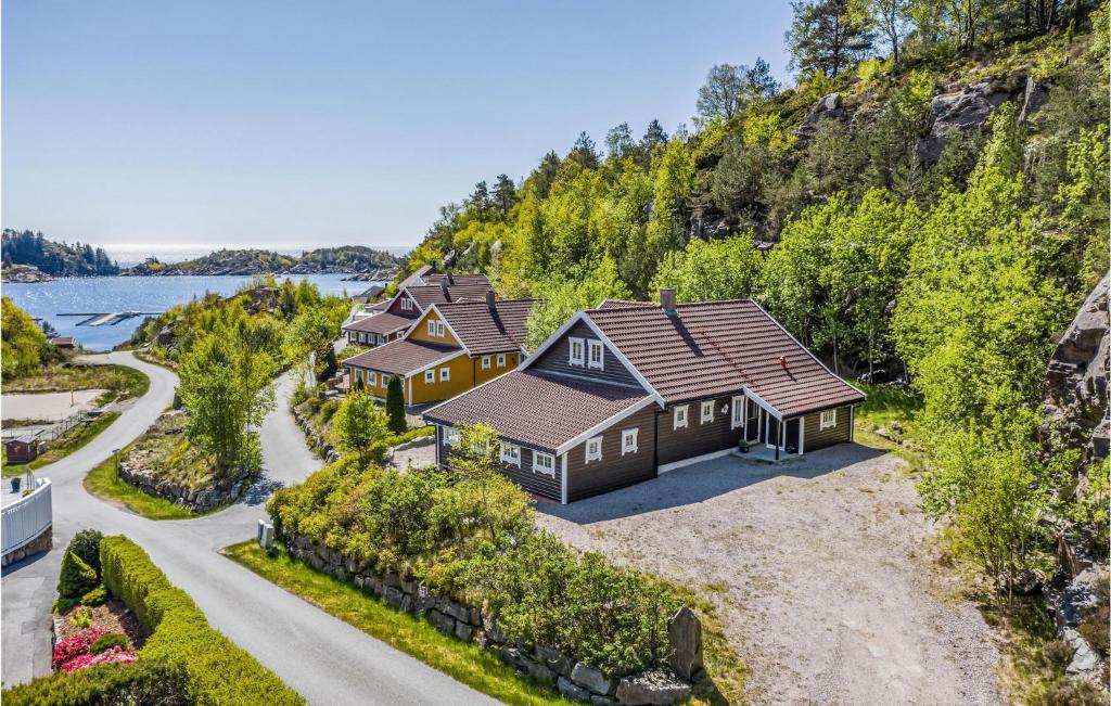 Amazing Home In Lindesnes With 5 Bedrooms, Indoor Swimming Pool And Wifi photo 3