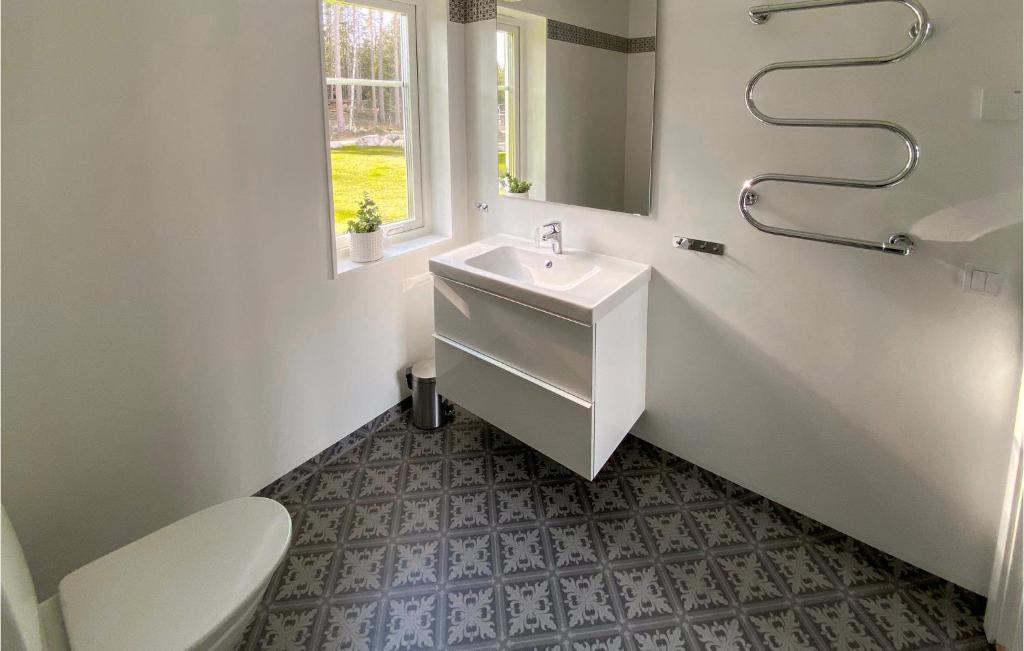 Nice Home In Skillingaryd With 4 Bedrooms And Wifi photo 1