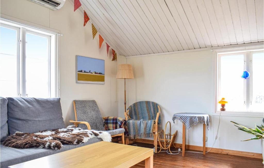 Stunning Home In Mrbylnga With 3 Bedrooms And Wifi photo 1