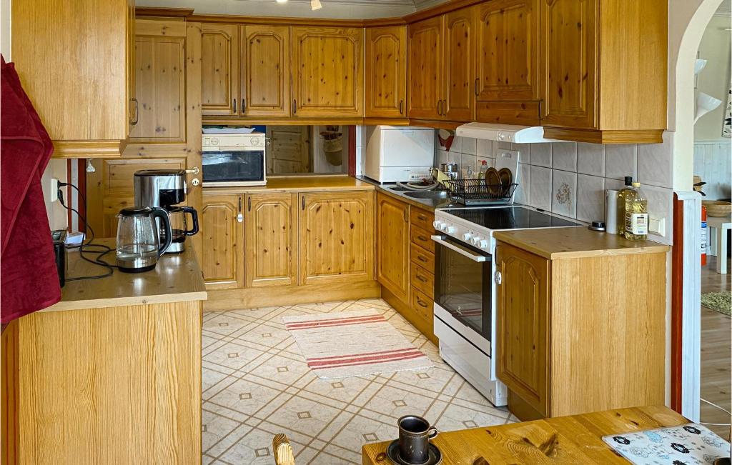 Stunning Home In Ambjrnarp With Sauna, Wifi And 3 Bedrooms photo 3