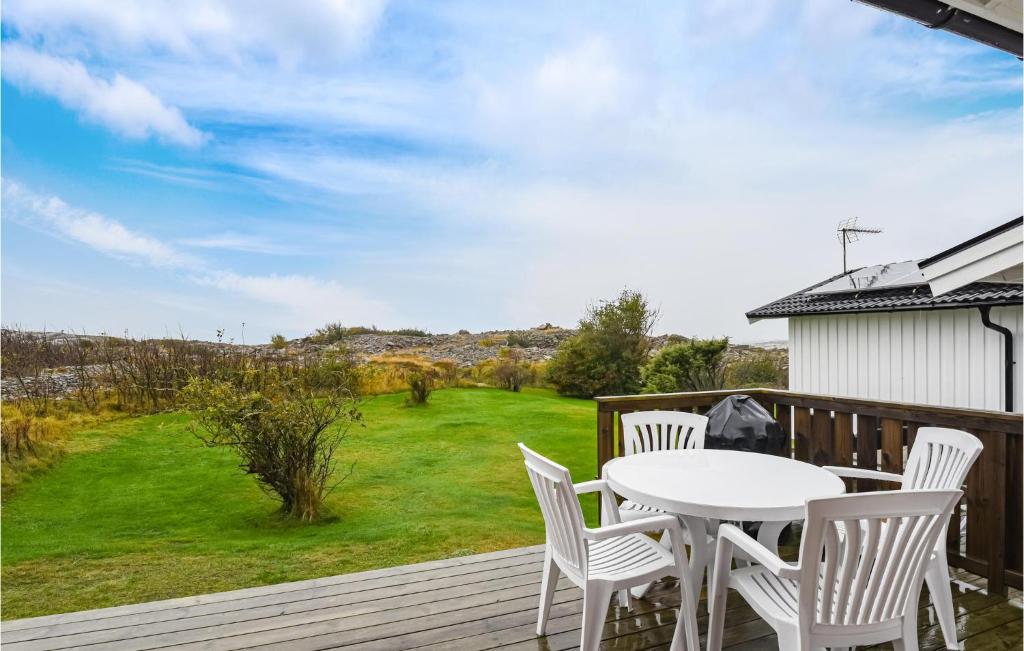 Awesome Home In Bohus-malmn With 1 Bedrooms And Wifi photo 2