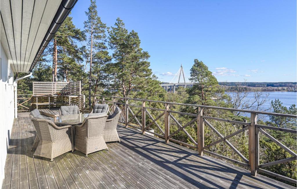 Nice Home In Uddevalla With 2 Bedrooms And Wifi