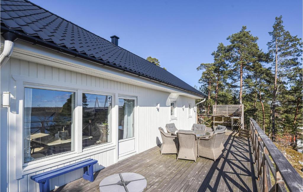 Nice Home In Uddevalla With 2 Bedrooms And Wifi photo 1