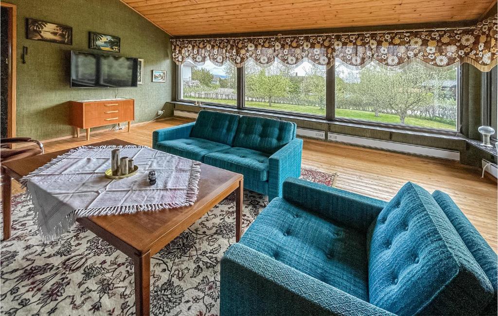 Beautiful Home In Hviksns With 2 Bedrooms And Wifi photo 2