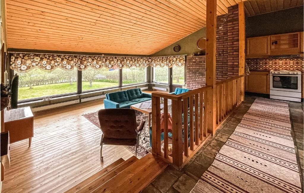 Beautiful Home In Hviksns With 2 Bedrooms And Wifi photo 4