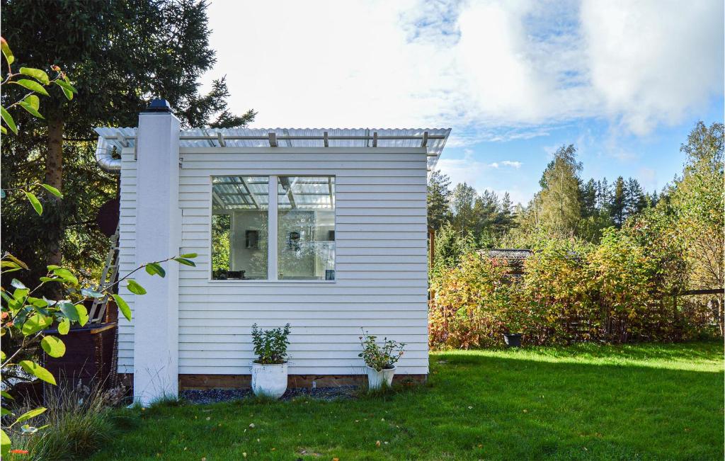 Awesome Home In Mariefred With 2 Bedrooms And Wifi photo 2