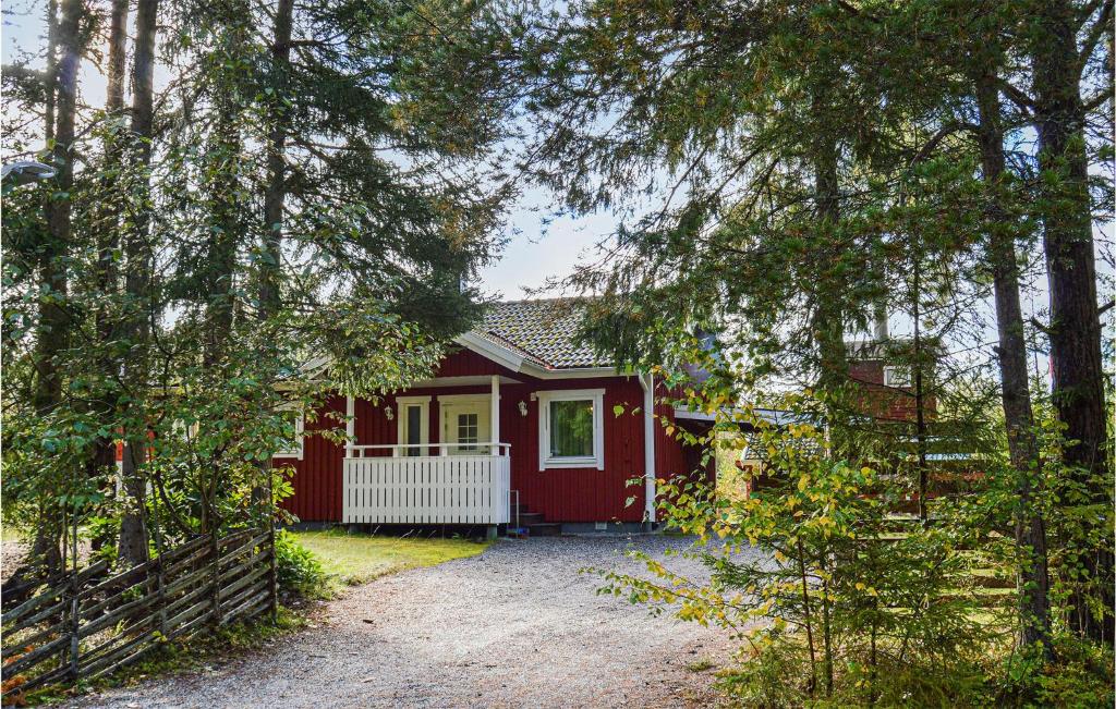 Awesome Home In Mariefred With 2 Bedrooms And Wifi photo 3