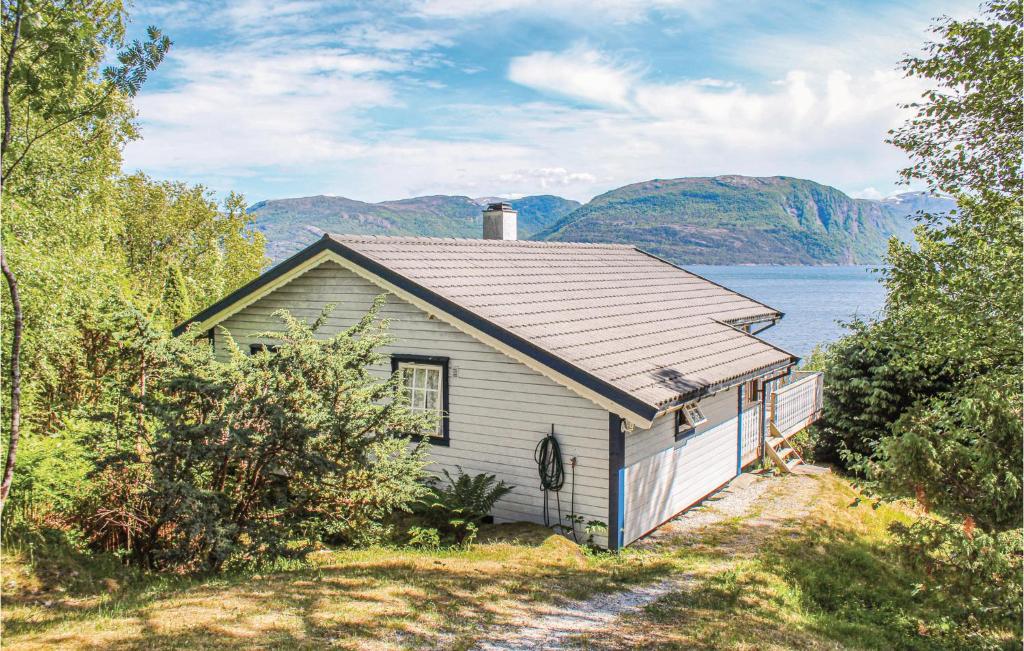 Nice Home In Lavik With 3 Bedrooms And Wifi photo 1