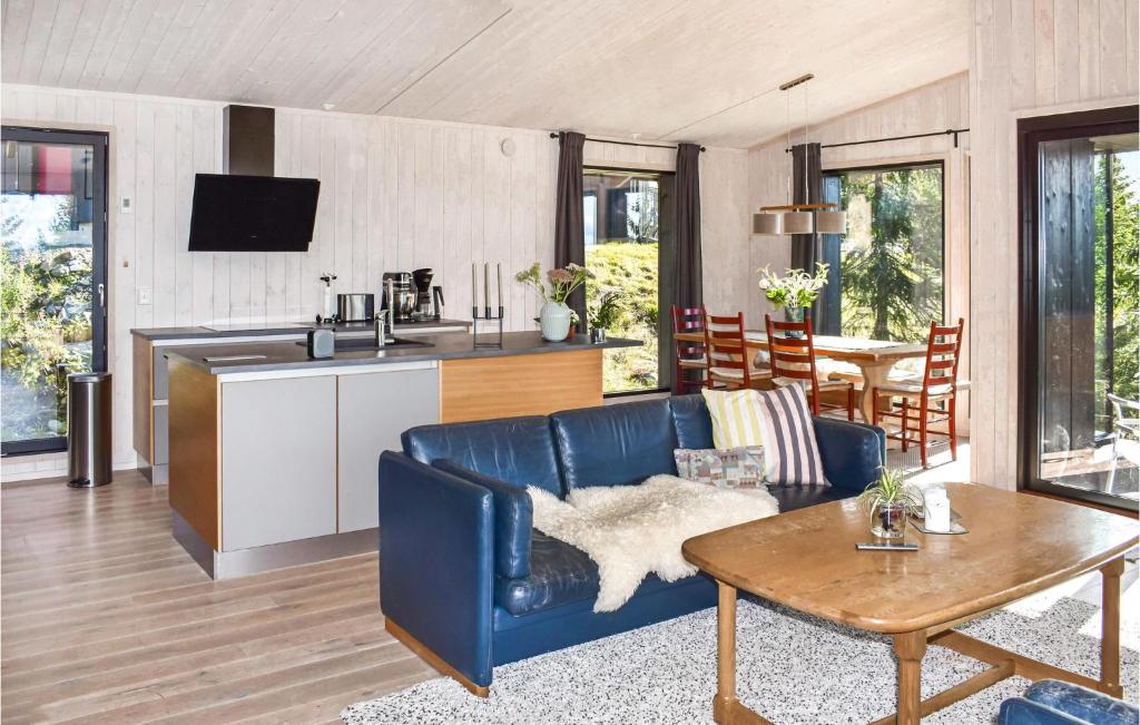 Beautiful Home In yer With 4 Bedrooms And Sauna photo 3