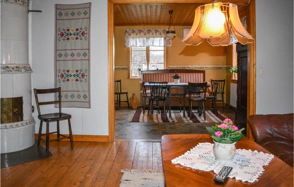 Amazing Home In Mrrum With 3 Bedrooms And Wifi photo 3