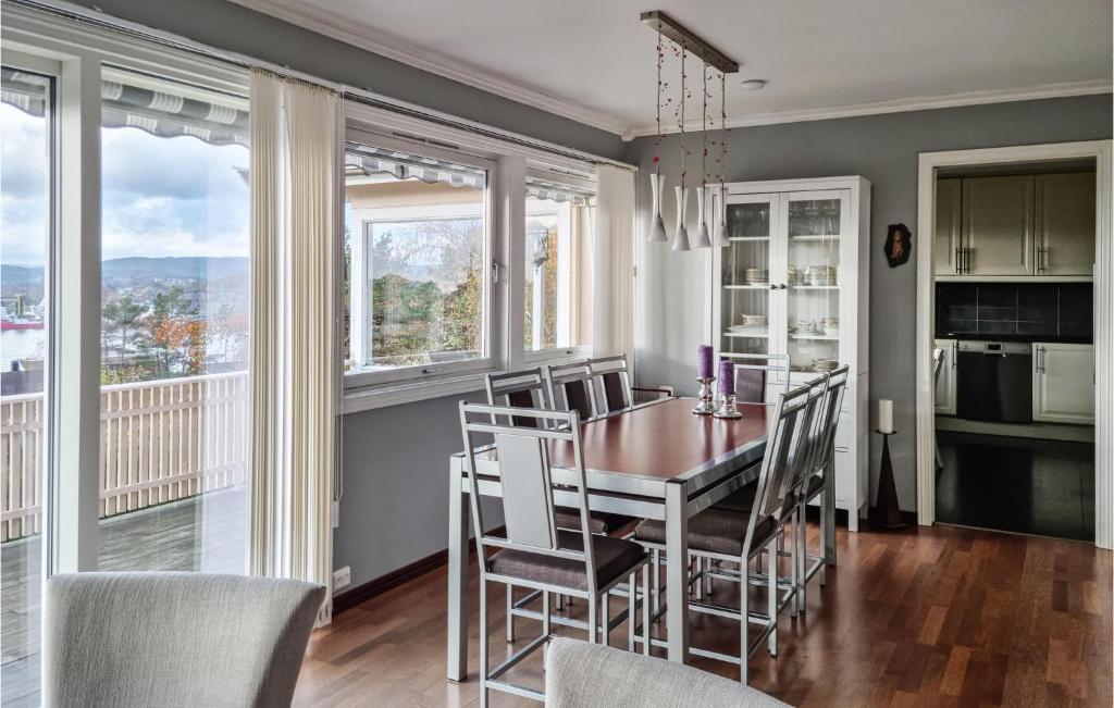 Nice Home In Kristiansand With 4 Bedrooms And Wifi photo 2