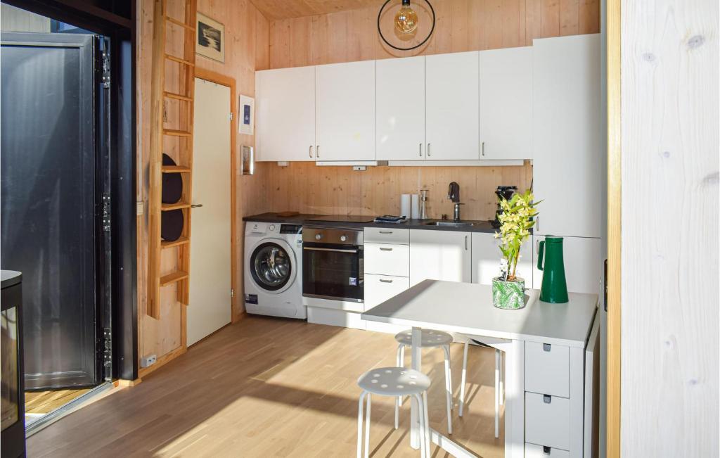 Beautiful Home In Oppaker With 2 Bedrooms And Wifi photo 4