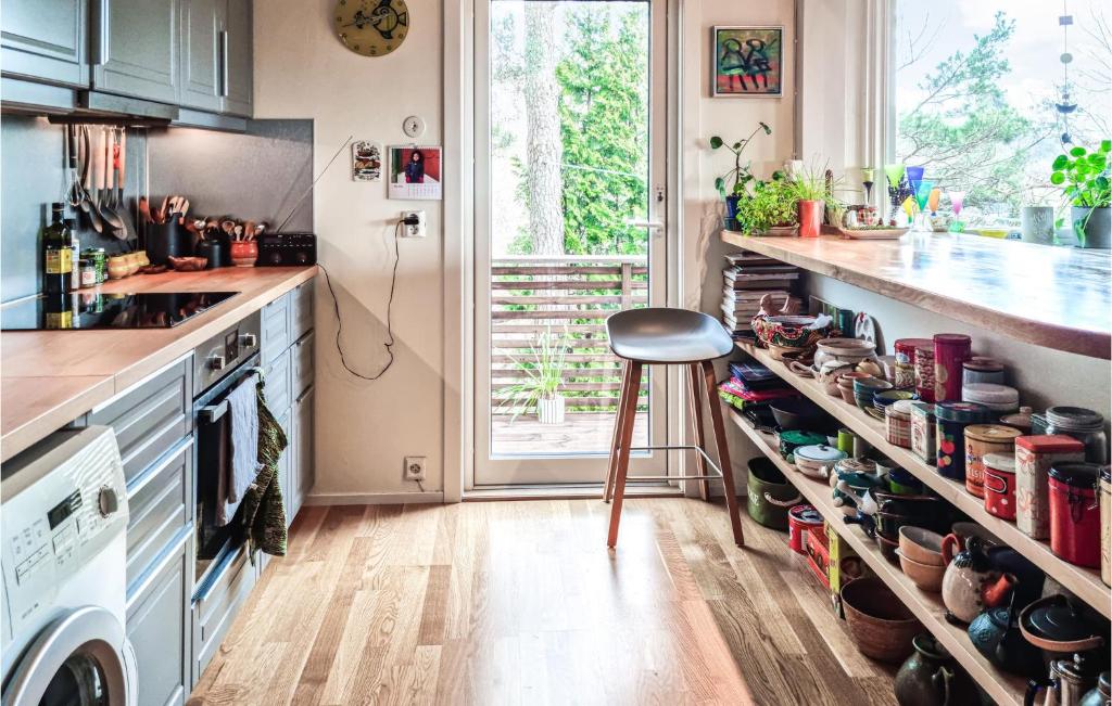 Beautiful Home In Kristiansand With Wifi And 2 Bedrooms photo 4