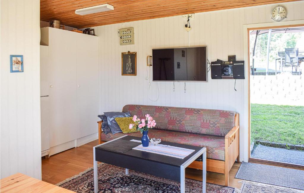 Nice Home In Figeholm With 2 Bedrooms And Wifi photo 4