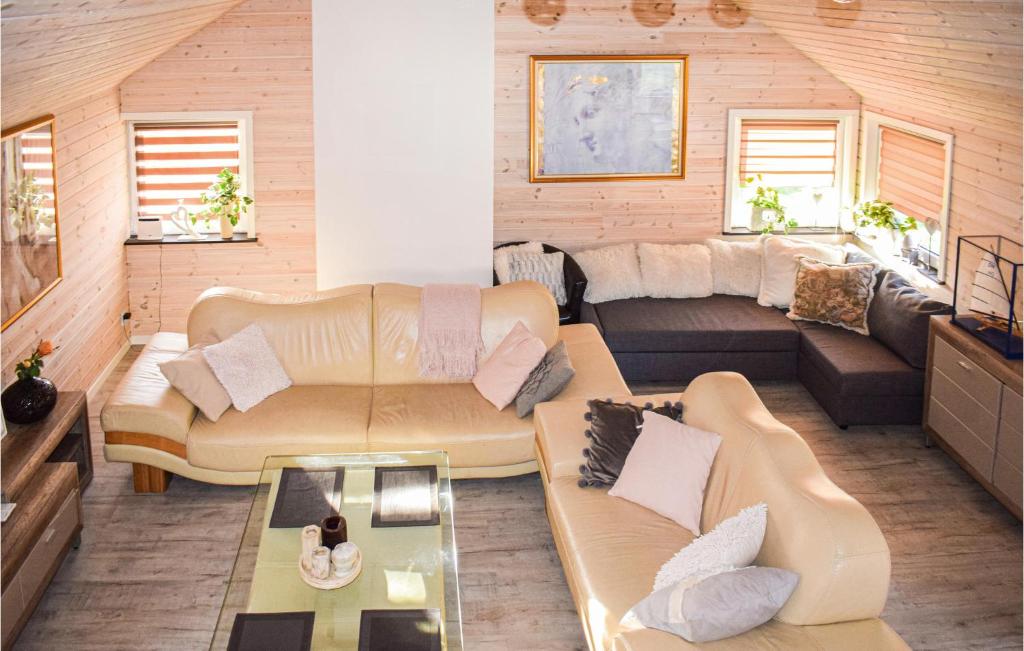 Awesome Home In Huskvarna With Wifi And 1 Bedrooms photo 2