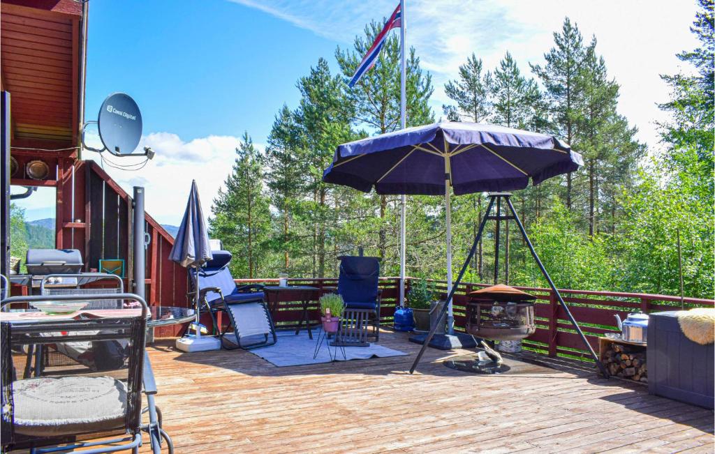 Stunning Home In Hornnes With 3 Bedrooms And Jacuzzi photo 3