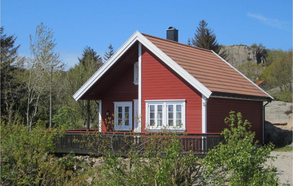 Amazing Home In Spangereid With 3 Bedrooms And Wifi photo 1