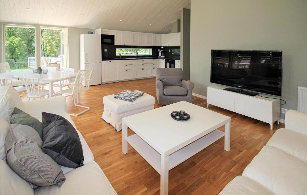 Beautiful Home In Munka Ljungby With 3 Bedrooms And Wifi photo 1
