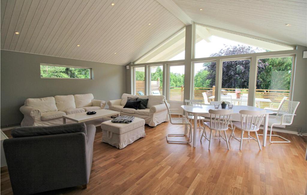Beautiful Home In Munka Ljungby With 3 Bedrooms And Wifi photo 2