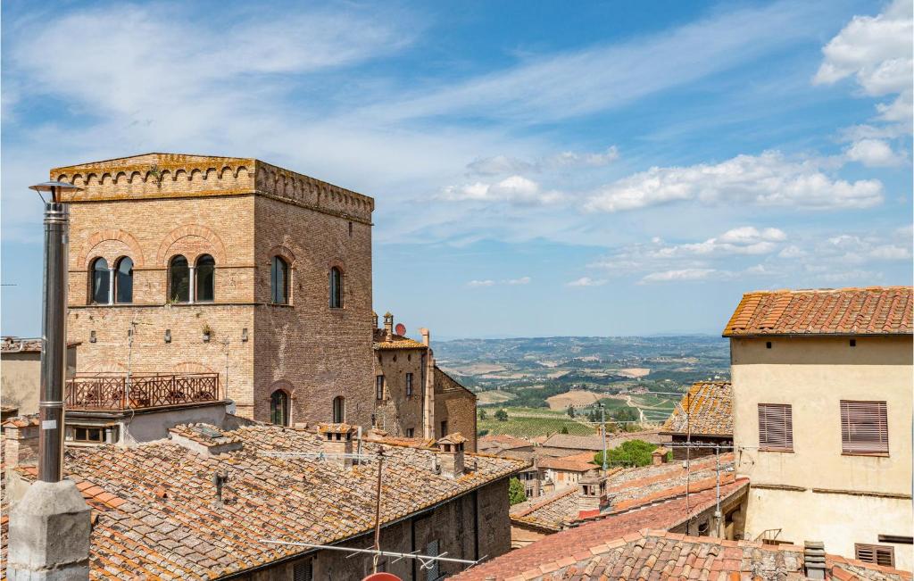 Awesome Apartment In San Gimignano With 2 Bedrooms And Wifi photo 4
