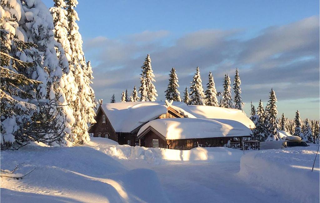 Nice Home In Mesnali With Jacuzzi, Sauna And Wifi