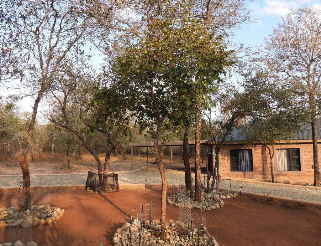 Immaculate 2-Bed Cottage in Marloth Park photo 3