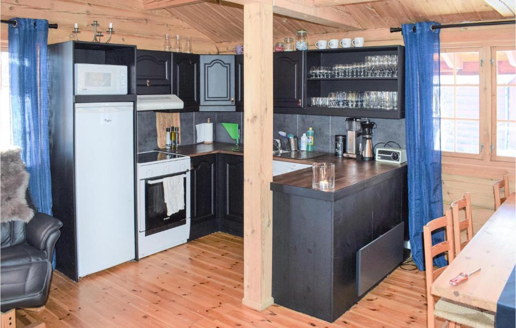 Nice Home In Hovden I Setesdal With 5 Bedrooms, Sauna And Wifi photo 3