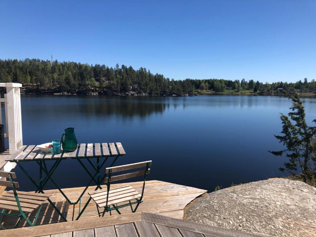 Lyseren waterfront cabin photo 1