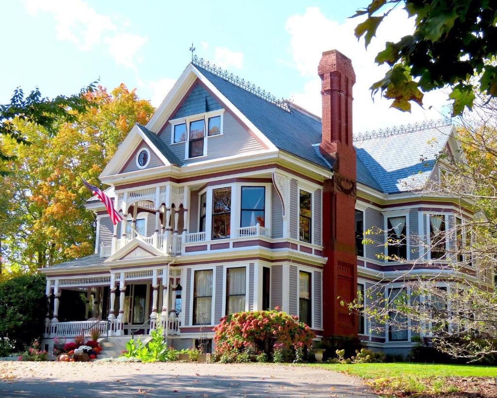 The Lady Mary Inn image