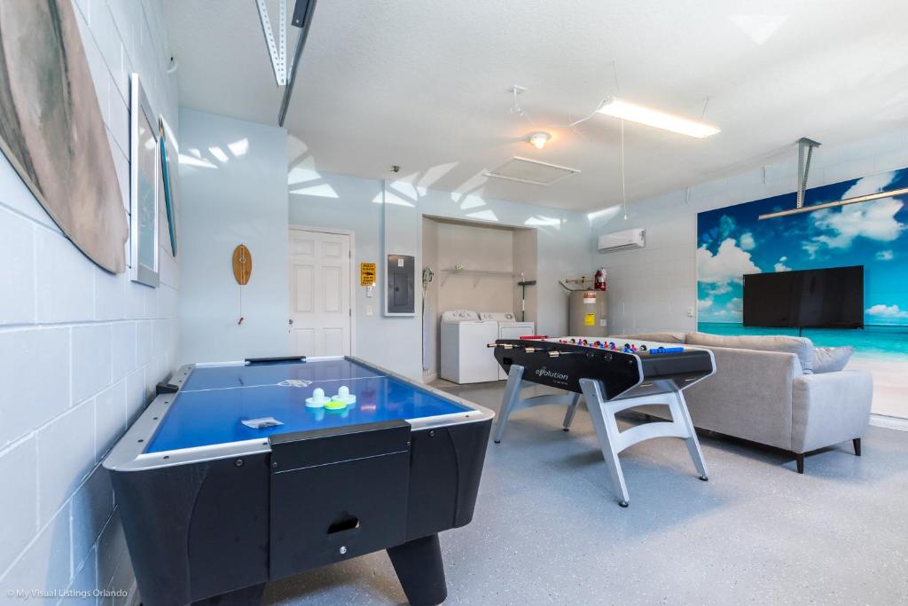 Private Pool Spa No Rear Neighbors Game Room photo 2