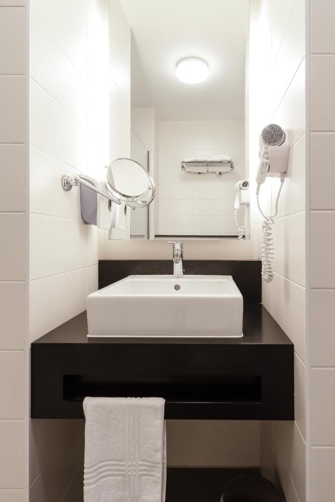 IBIS STYLES BRUSSELS STEPHANIE - Tap to explore photos