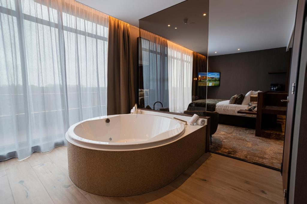 Van Der Valk Hotel Almere photo 4