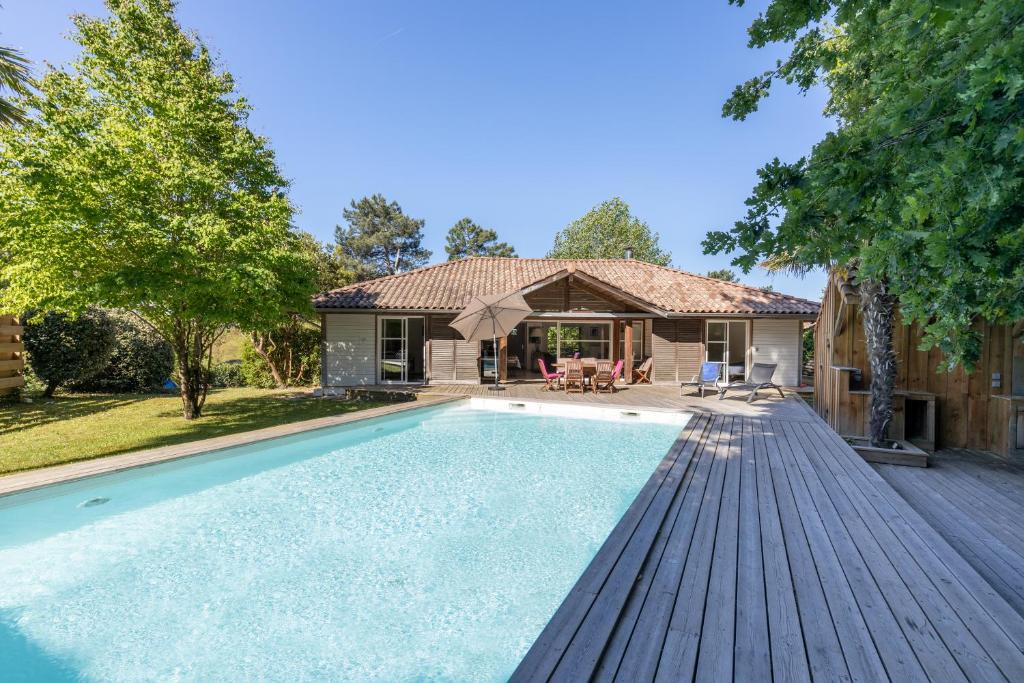 Care Villa T4 avec piscine photo 1