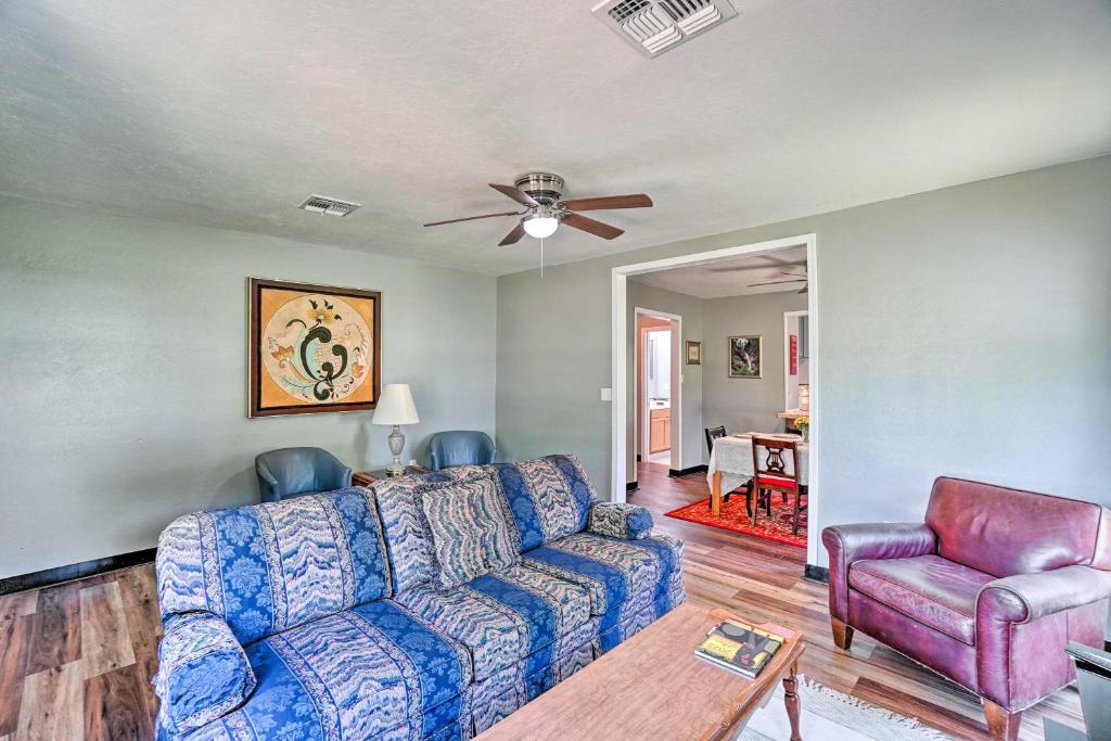 Centrally Located Lawton Home Dogs Welcome! photo 1