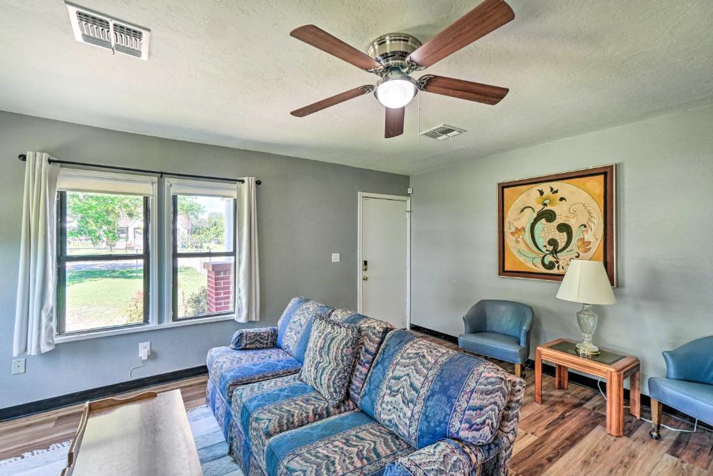 Centrally Located Lawton Home Dogs Welcome! photo 4