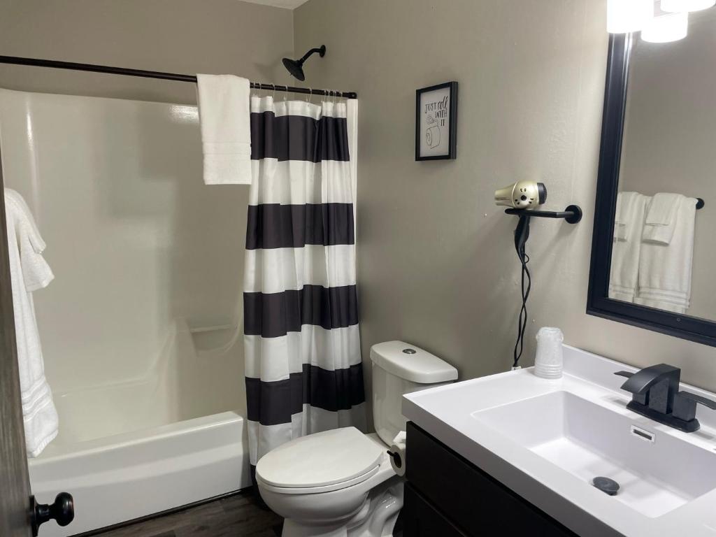 3 Bedroom Condo with Lake Pepin views with access to shared outdoor pool photo 4