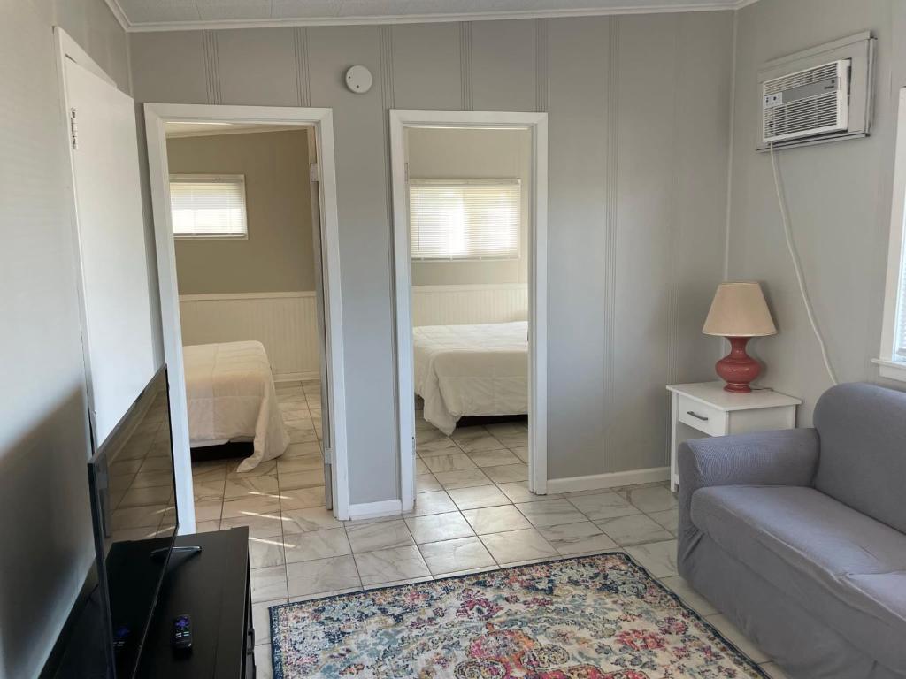 2 Bedroom Suite with kitchen photo 4
