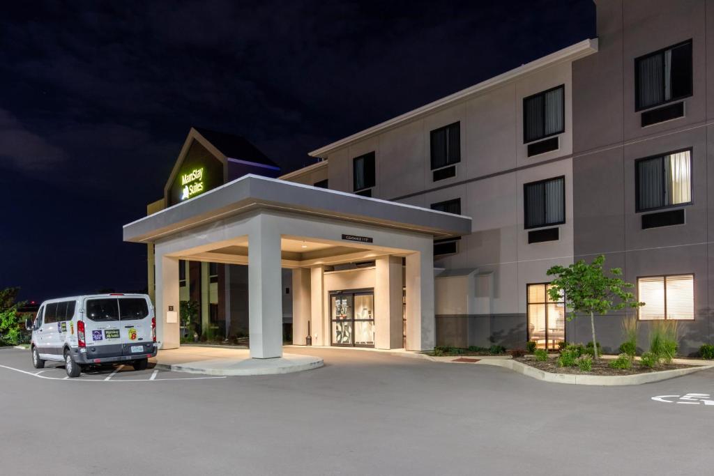MainStay Suites St Louis Airport photo 1