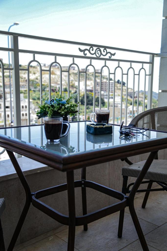 Balcony بَلكون photo 2